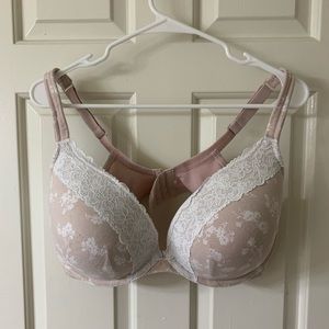 40DDD light pink floral and lace bra